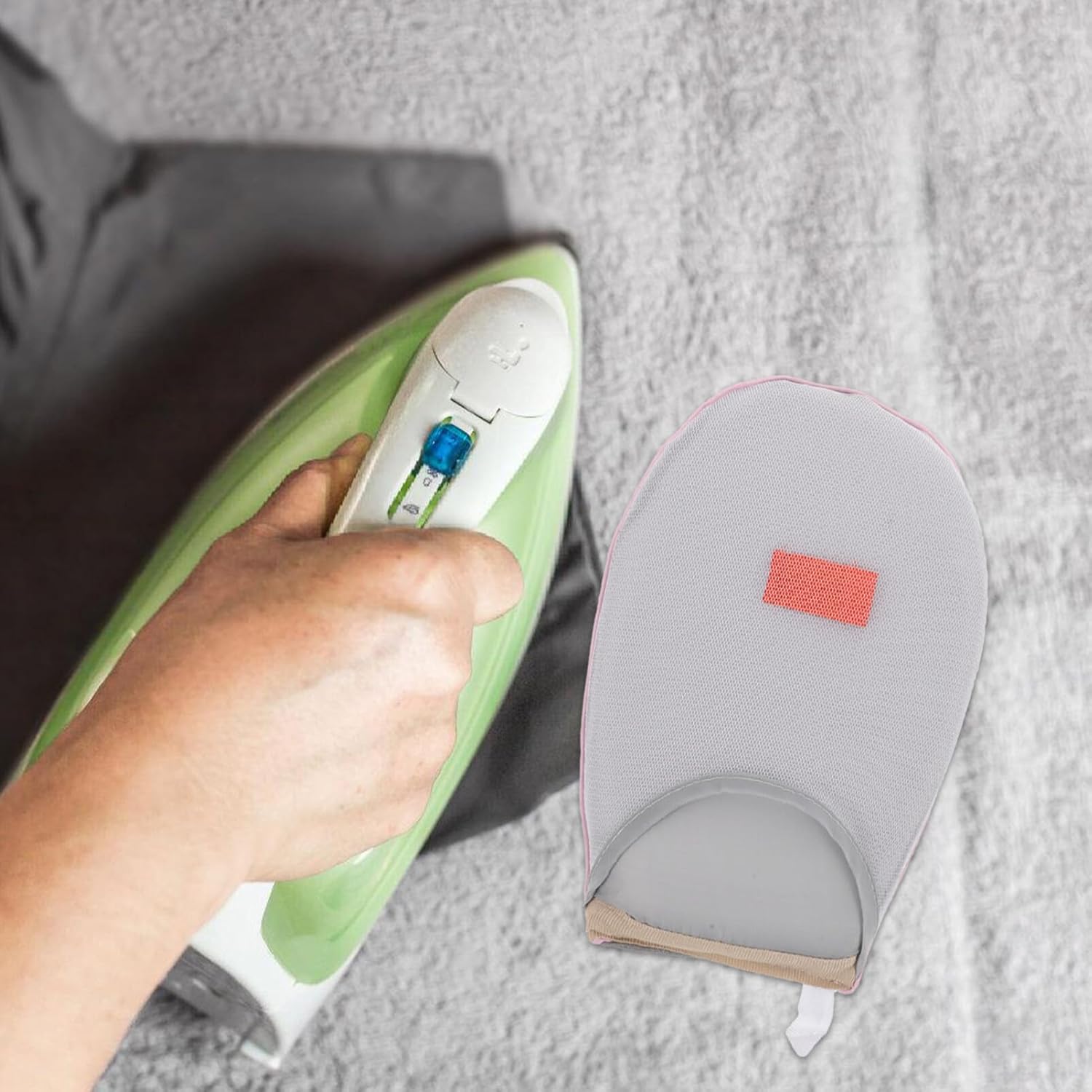 Cabilock Garment Steamer Gloves Mini Heat-Resistant Ironing Board with Finger Loop Protection