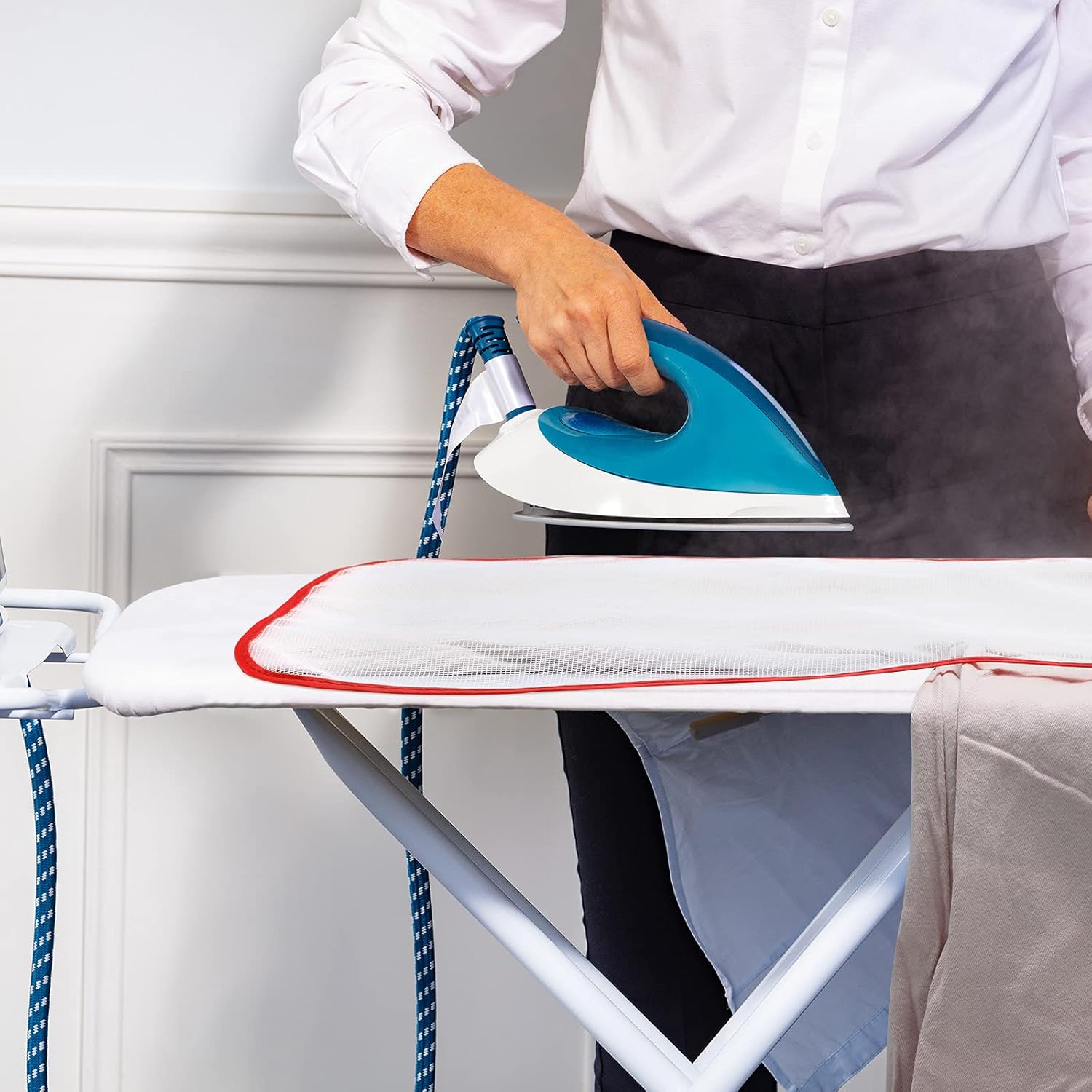 Protective Iron Mesh Pad for Scorch-Saving Ironing